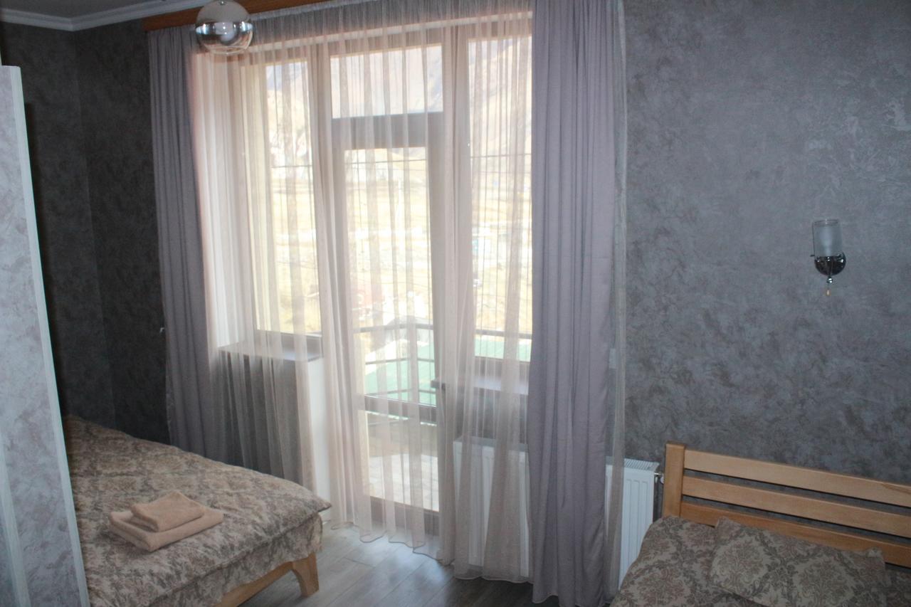 Hotel Gergeti Kazbegi Kültér fotó